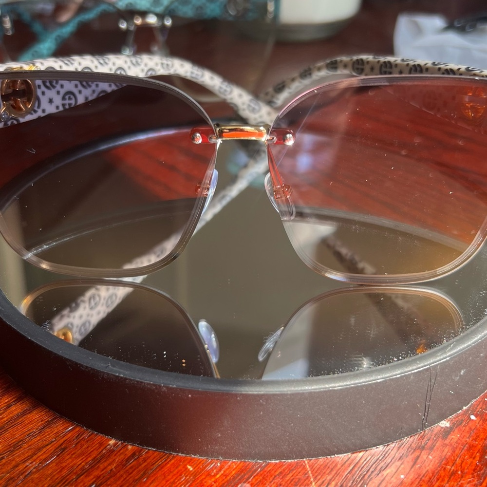 Brown Oversized Square Gradient Glasses - image 4